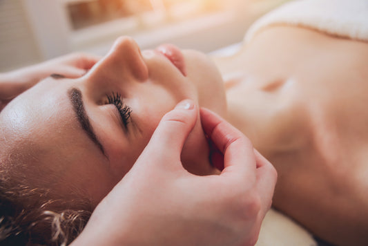 Join the elite in facial fitness at Canberra’s best facial salon. With 37 years of expertise, our Buccal massage delivers anti aging results that others can’t. Redefine your facial contours, boost skin health, and experience this game changing treatment everyone’s talking about! Skin Lab Face Fitness in Manuka